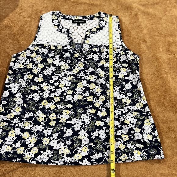 Modern Attraction sleeveless women’s Small floral multicolor Blue White Yellow - Picture 7 of 10